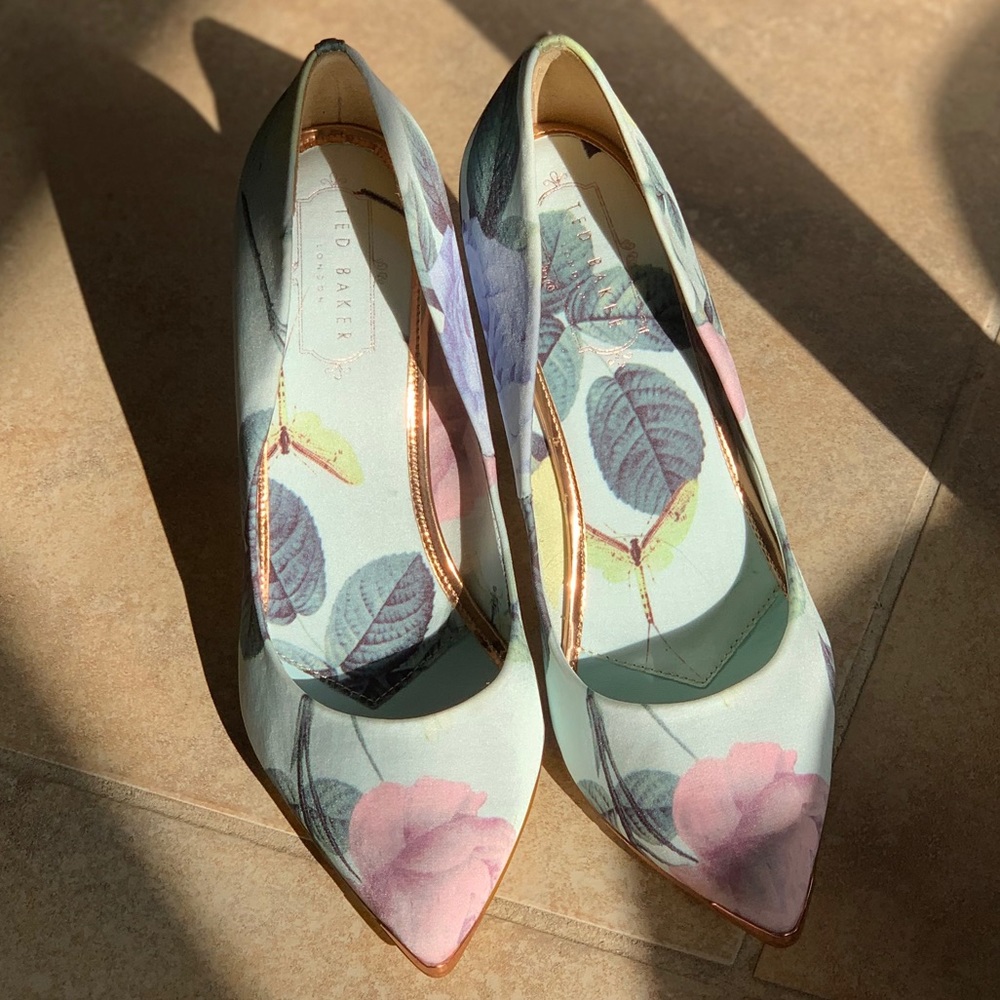 TED BAKER unique vintage floral design heels